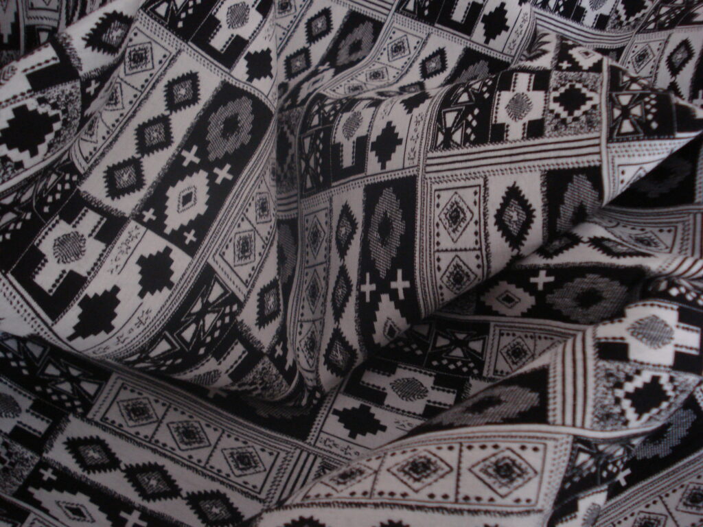 Punto estampado blanco/negro