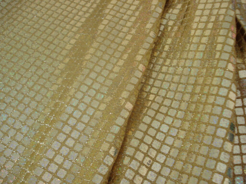 Punto elástico f/mostaza y lentejuela cuadrada