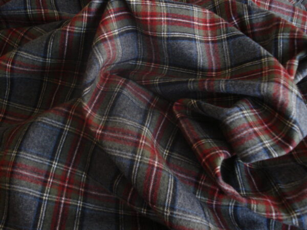 Tejido en franela de lana estampado cuadro escocés