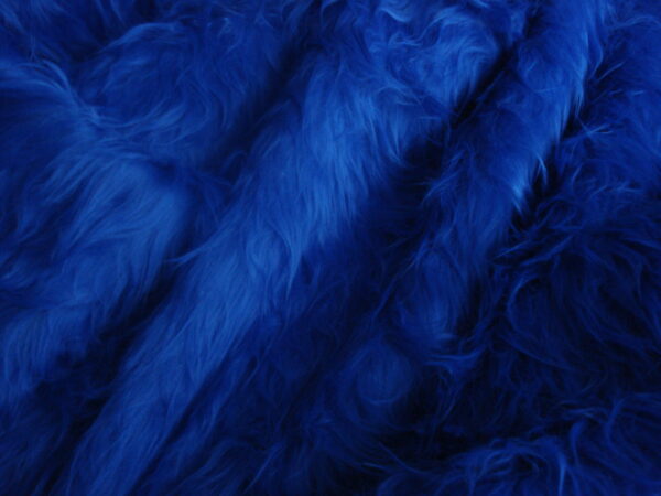 Pelo (dacha) largo azulón ancho 1,60mts