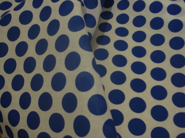 1,70mts. Popelín f/blanco lunar grande azulón, ancho 0.81cms.