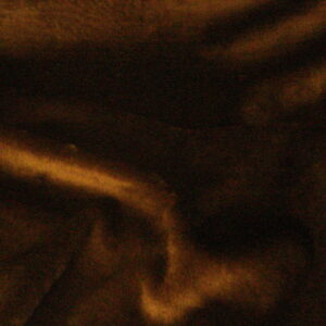 Pelo corto marrón chocolate, ancho 1.60mts.