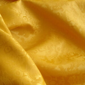 1,85mts. Tejido caída en jacquard c/ mostaza, ancho 2.80mts.