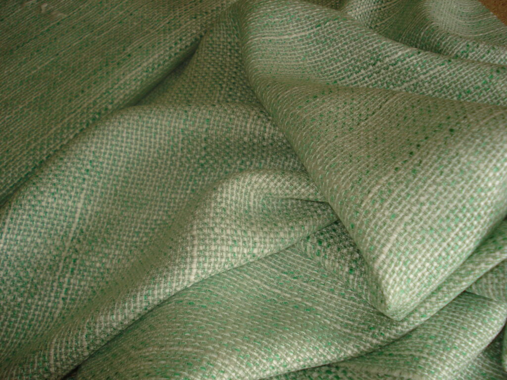 1,50mts. Tejido chanel rústico c/ verde menta/blanco, ancho 1.52mts.