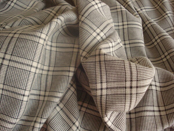 Tejido príncipe de gales c/blanco, negro, gris, ancho 1.50mts.