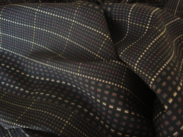 Tejido color marrón chocolate, est. cuadros, ancho 1.52mts.