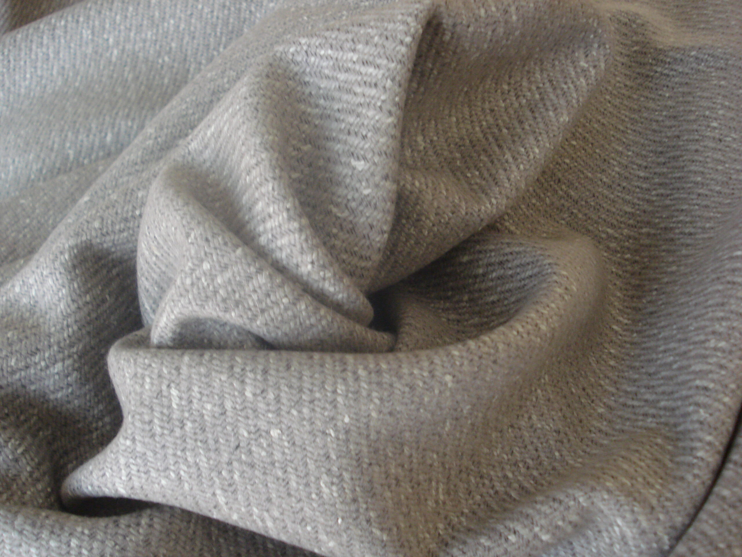 Tejido de lana c/gris visón jaspeado, ancho 1.50mts.