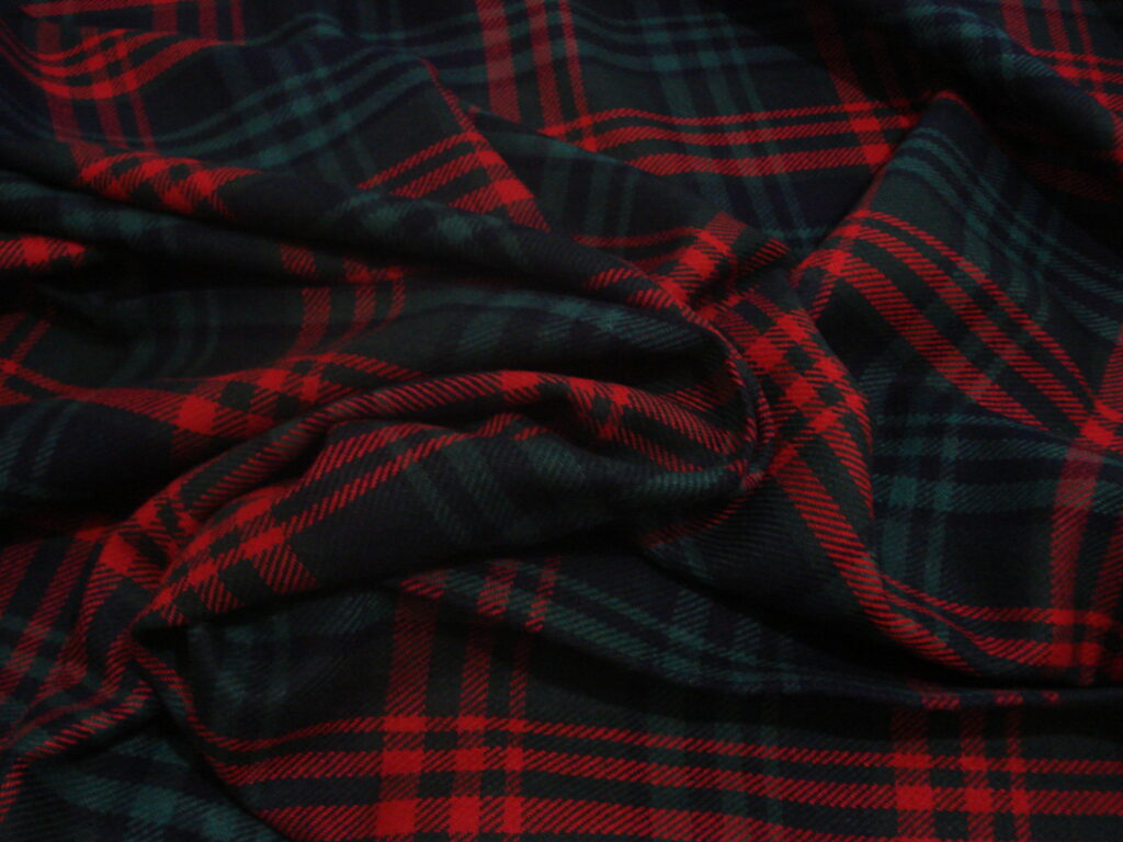 Tejido cuadro escocés verdes-rojos, ancho 1.50mts.
