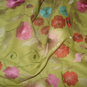 Lino f/verde manzana flores bordadas