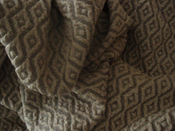 Tejido punto dibujo 3D, ancho 1,34mts.