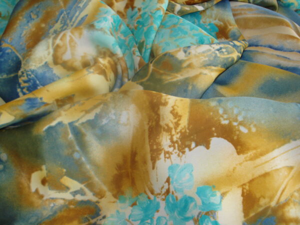 Tejido muselina estampado abstracto, azules y marrones, ancho 1,48mts.