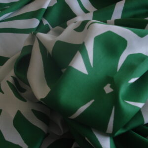 Tejido en algodón 100% colores verde hierba/blanco, ancho 1,50mts.