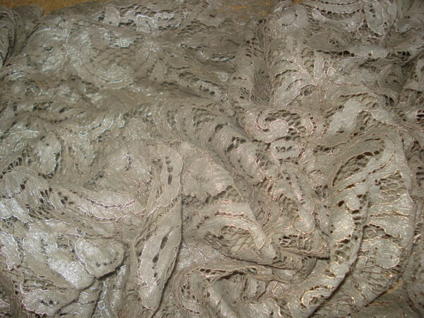 1,70mts. tejido encaje c/visón, ancho 1,50mts.