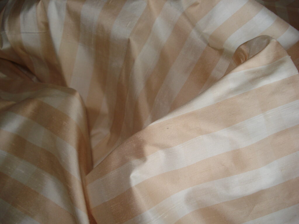 Tejido seda salvaje cuadros beiges, ancho 1,35mts.