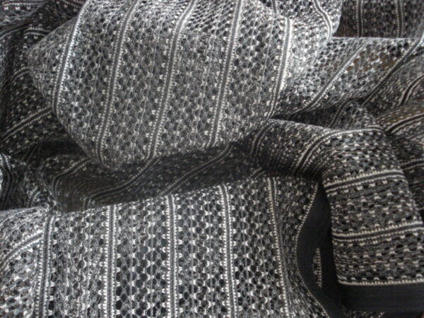 Tejido malla "calado" tonos grises, ancho 1,44mts.