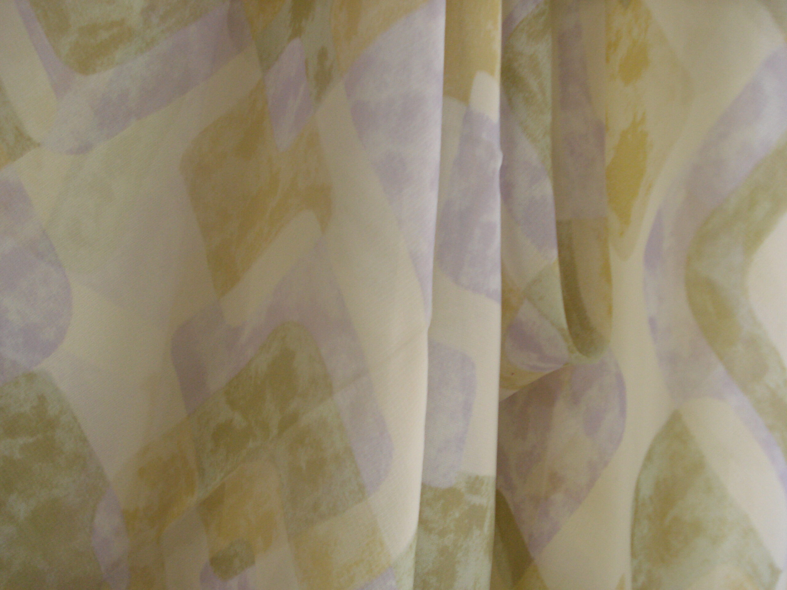 Tejido gasa estampado retro f/amarillo mantequilla, ancho 1,50mts.